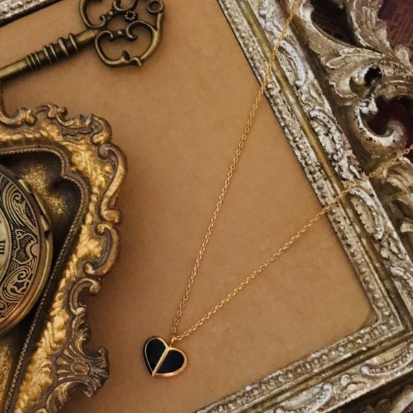 KATE SPADE • Black Heritage Heart Necklace